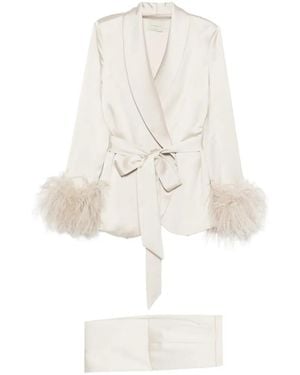 The Archivia Traje Con Ribete De Plumas Y Cinturón - Blanco