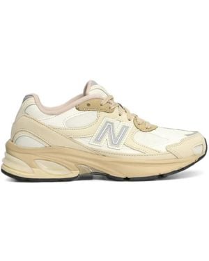 New Balance 2010 Paneled Low-Top Sneakers - White
