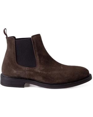 Calce Suede Chelsea Boots - Brown