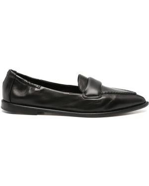 Pomme D ́Or Pointed-Toe Leather Loafers - Black
