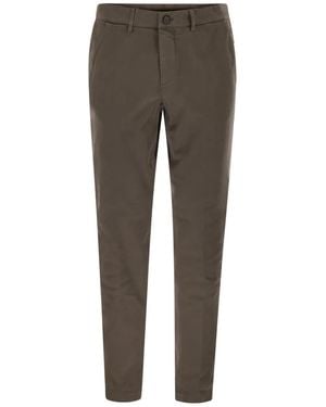 Peserico Chino Met Platte Voorkant - Grijs