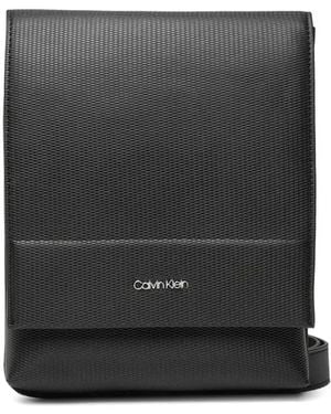 Calvin Klein Logo-Detail Textured-Finish Foldover-Top Shoulder Bag - Black