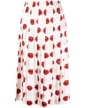 KHAITE Tudi Lip-Print Pleated Skirt - Red