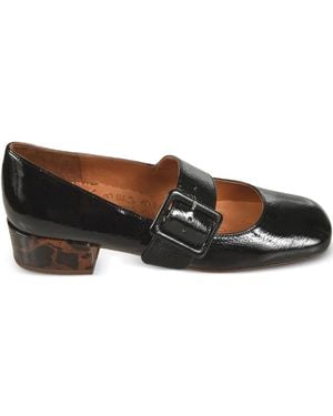 Chie Mihara Zapatos UNARI con detalle de hebilla - Marrón