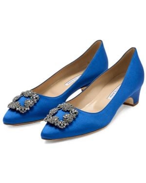 Manolo Blahnik Hangisi Crystal-Embellished Court Shoes - Blue