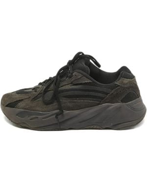 Yeezy Boost 700 Vanta Sneakers - Black