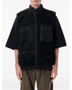 and wander Sleeveless Gilet - Black