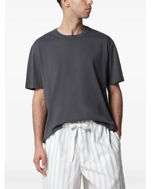 Tekla Klassisches T-Shirt - Schwarz