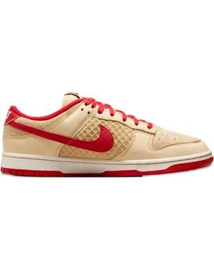 Nike Dunk Low "Strawbeyy Waffle" Trainers - Pink