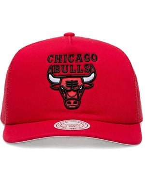 Mitchell & Ness Chicago Bulls Core Evergreen Trucker Cap - Red