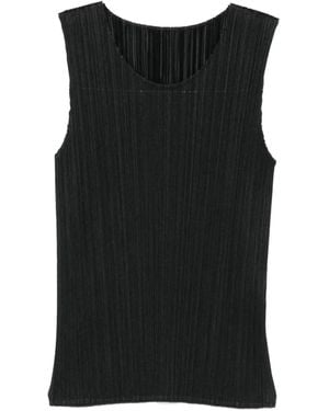 Issey Miyake ノースリーブ トップ - ブラック