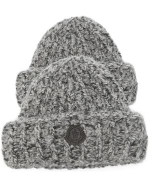 Moncler Ribbed Logo-Patch Beanie Hat - Grau