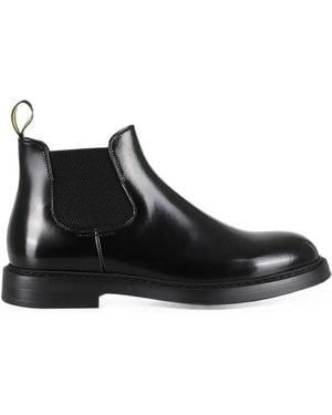 Doucal's Polished Chelsea Boots - Black