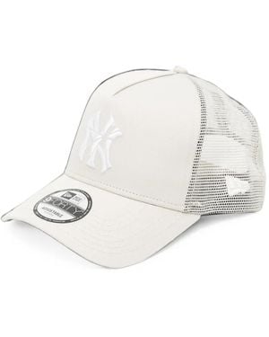 KTZ 9Forty New York Yankees Shattered Logo A-Frame Trucker Cap - White