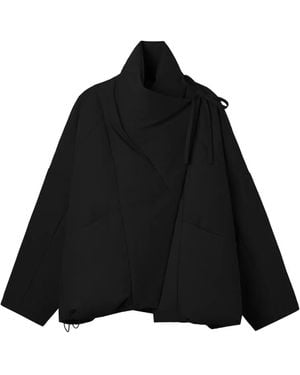 B+ AB Jack Met Gestrikt Detail En Hoge Hals - Zwart