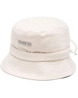 Jacquemus Le Chapeau Bob Gadjo Bucket Hat - White