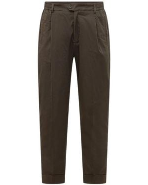 Hōsio Pleated-Detail Cuffed-Hem Trousers - Grey