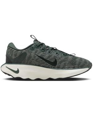 Nike Motiva Sneakers - Green