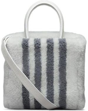 Thom Browne Gestreifter Shearling-Tote Bag - Grau