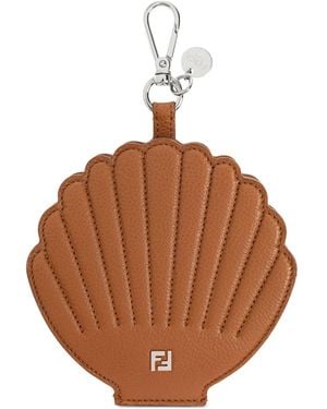 Fendi Schelpvormige Sleutelhanger Met Bedel - Bruin