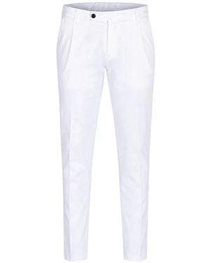 Eleventy Pleated Slim-Fit Trousers - White