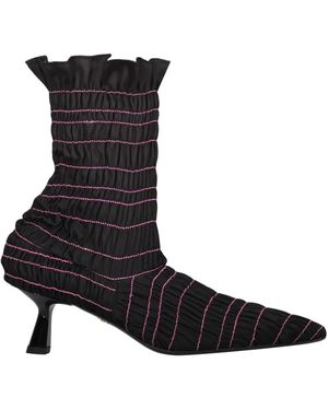 AMY CROOKES Ruffle-Detail Ankle Boots - Black