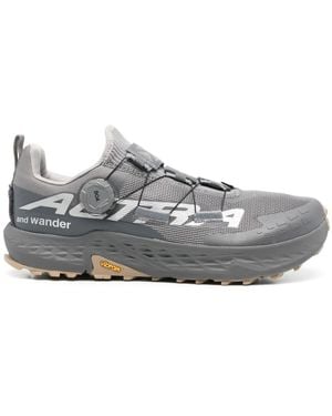 and wander X Altra Timp 5 Sneakers - Grijs