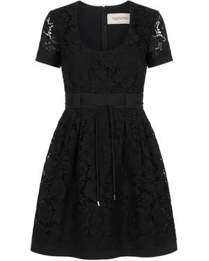 Valentino Garavani Robe Ceinturée À Superposition En Dentelle - Black
