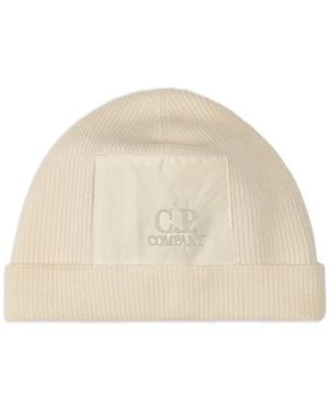 C.P. Company Gerippte Beanie Mit Logo-Patch - Natur