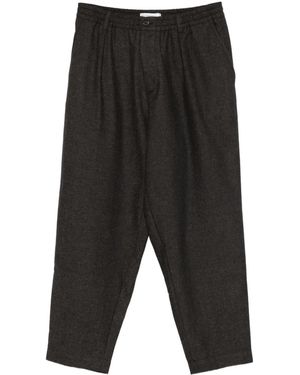 Universal Works Pantalon Fuselé À Pinces - Gris