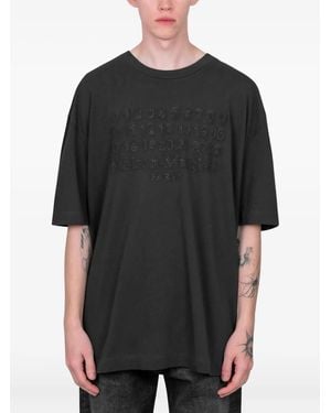 Maison Margiela T-Shirt mit Nummern-Stickerei - Schwarz