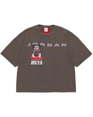 Nike Logo-Print T-Shirt - Brown