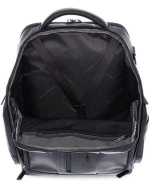 Piquadro Logo-Debossed Backpack - Black