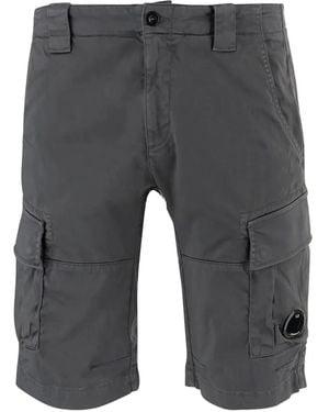 C.P. Company Cargo Shorts With Lens Detail - Grey