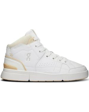 On Shoes On Roger Clubhouse Mid White Savannah Sneakers - Weiß