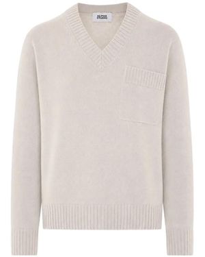 Alpha Studio V-Neck Chest-Pocket Sweater - White