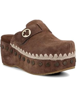 Mou Logo-Detail Studded Clogs - Brown