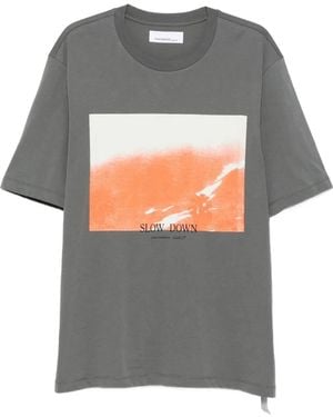 Oamc Peacemaker T-Shirt Slow Down À Imprimé Graphique - Gris