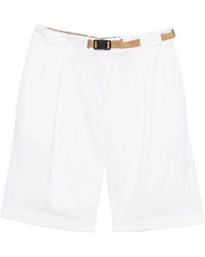 White Sand Short Plissé À Taille Ceinturée - White