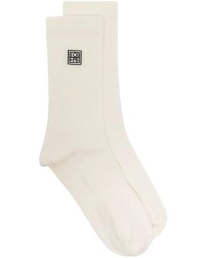 TOTEME Logo-Intarsia Ribbed-Knit Socks - White