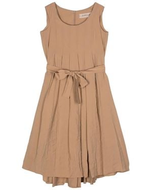 Blanca Vita Robe Mi-Longue Plissée À Design Sans Manches - Neutre