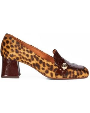 Chie Mihara Volteo Leopard-Print Patent-Leather Court Shoes - Brown