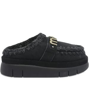 Mou Mules Con Puntera Redonda Y Logo - Negro