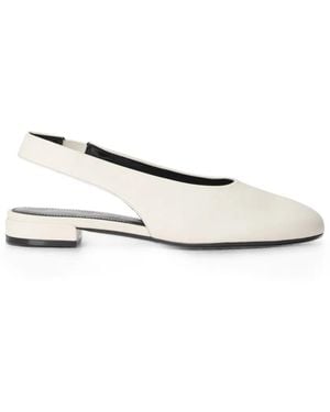 Stuart Weitzman Zapatos De Tacón Lenny De Piel Con Tira Trasera - Blanco