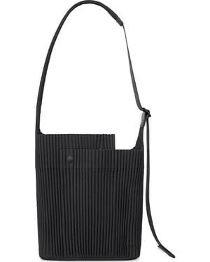 Homme Plisse Issey Miyake バッグ HOMME PLISSÉ ISSEY MIYAKE Gray Overlap Bag Homme Plisse