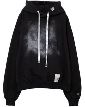 Maison Mihara Yasuhiro Hoodie Met Happy Face-Print - Zwart