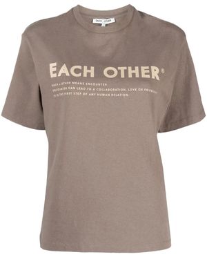 Each x Other T-Shirt Mit Logo-Print - Braun