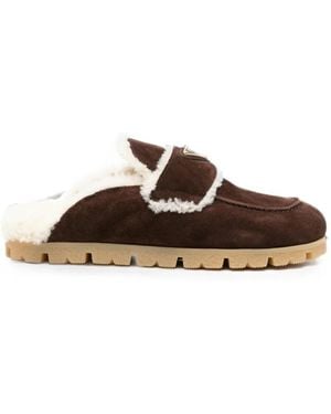 Prada Mules À Plaque Logo En Daim Et Peau Lainée - Marron