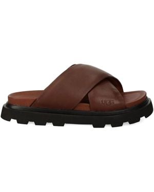UGG クロスストラップ サンダル - ブラウン