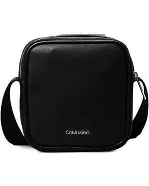 Calvin Klein Logo-Plaque Shoulder Bag - Black